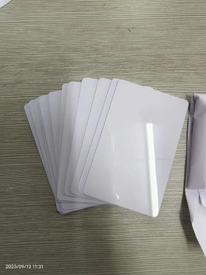 Carta bianca bianca in bianco in pvc stampata termicamente Cr80 54*85.6mm Per la produzione di carte