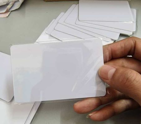 Carte in PVC stampabili a getto d'inchiostro in bianco Cr 80 0,4 mm 0,5 mm Per la produzione di carte