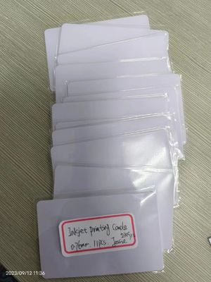 Carte in PVC stampabili a getto d'inchiostro in bianco Cr 80 0,4 mm 0,5 mm Per la produzione di carte