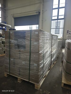 0.12-0.76mm Spessore Matte entrambi i lati Carta di base in PVC con 77 + 2 °C Vicat Point per Offset e Silk-screen Printing