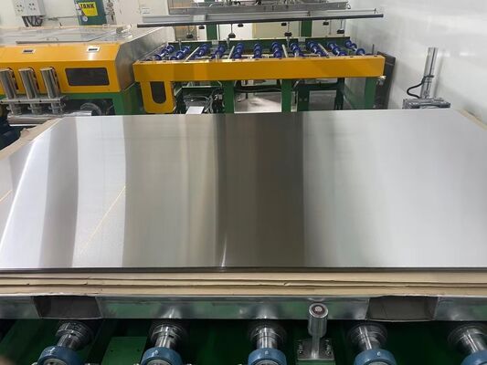 Piastra in acciaio per laminazione CCL Piastra giapponese in acciaio legato NAS ad alta precisione per pressatura a caldo laminata rivestita in rame