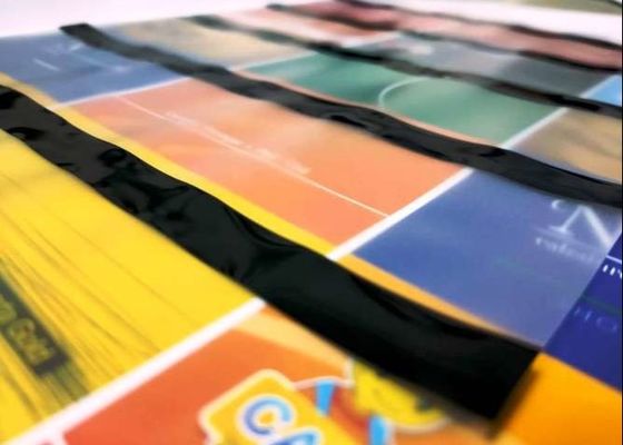 Pellicola con strisce magnetiche di colore nero, rivestita con strisce magnetiche Hi-Co